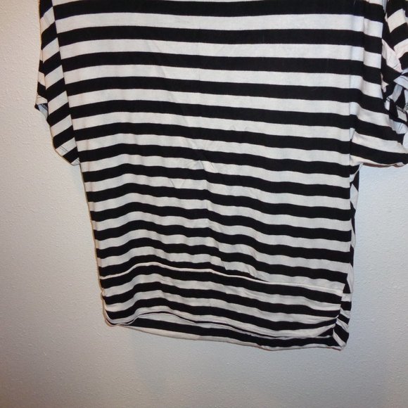AB Studio Top Size Medium Black & White - Picture 8 of 9